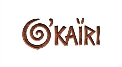 Logo stylisé de "O'Kairi" en bois.