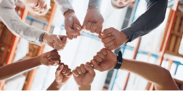 Diverse multilingual team in unity, representing global customer support and technical expertise.