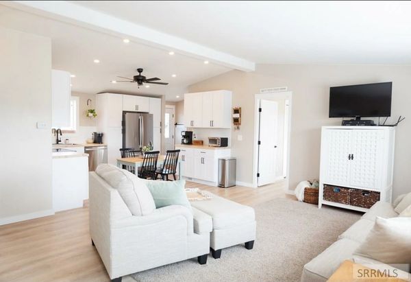 Open concept Livingroom and kitchen in a small home
