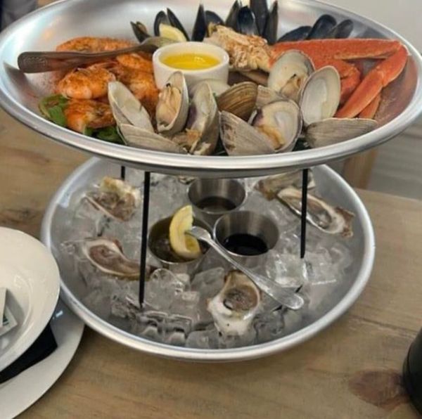 Steaks, Oyster Bar, Seafood Harvest Tide Steakhouse Restaurant