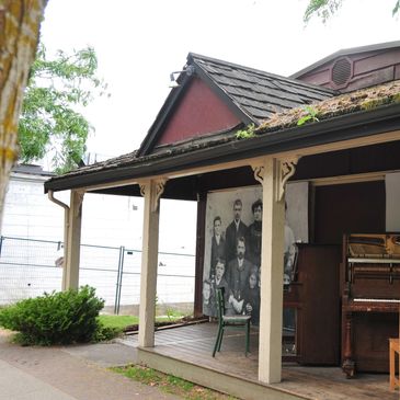 Boarded up building Fort Langley