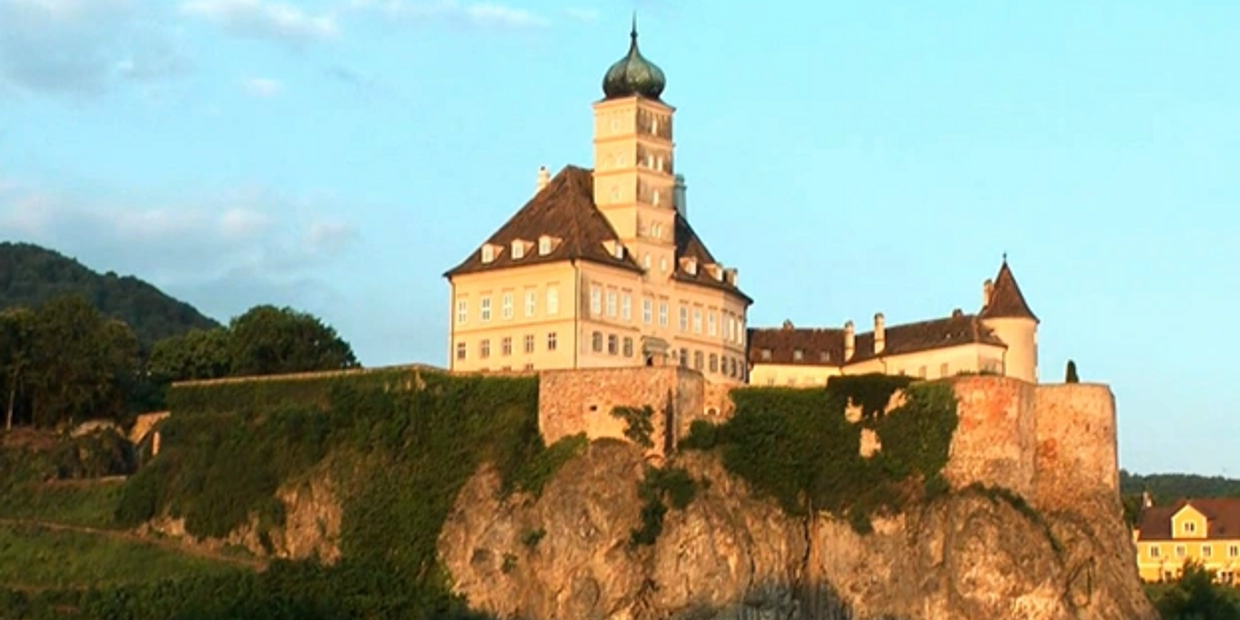 Schloss Schonbuhel ( Schonbuhel) Castle) Lower Austria