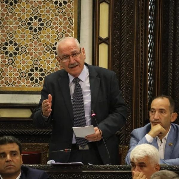 نهاد سمعان يلقي كلمة في البرلمان السوري