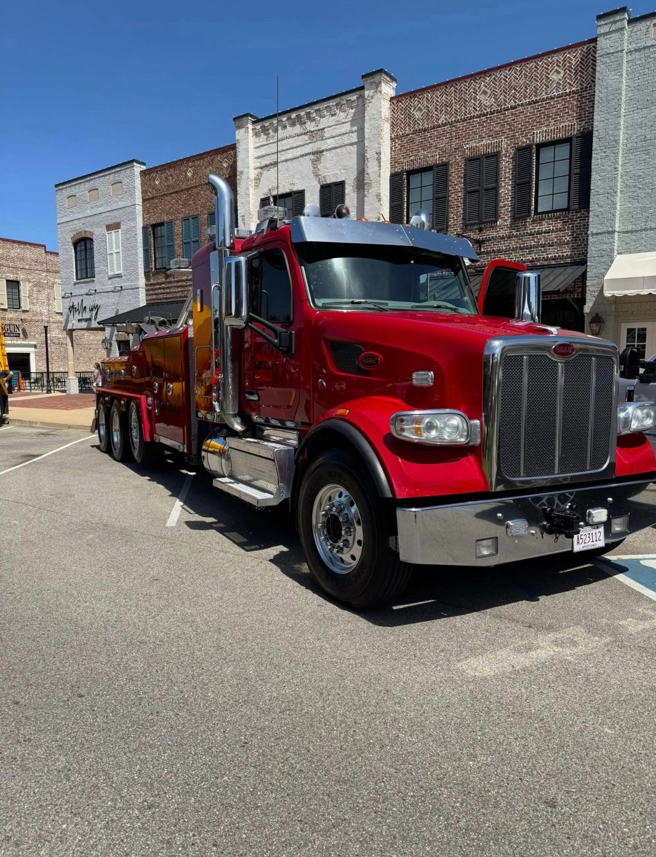 American towing logo