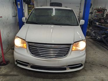 2013 CHRYSLER TOWN & COUNTRY FOR PARTS ONLY!