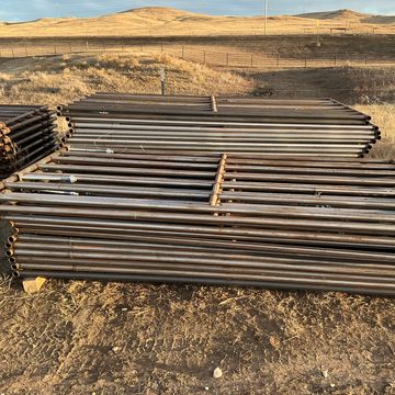 From gates to continuous fence & free standing fence, you’ll find all your fencing supplies at E&M