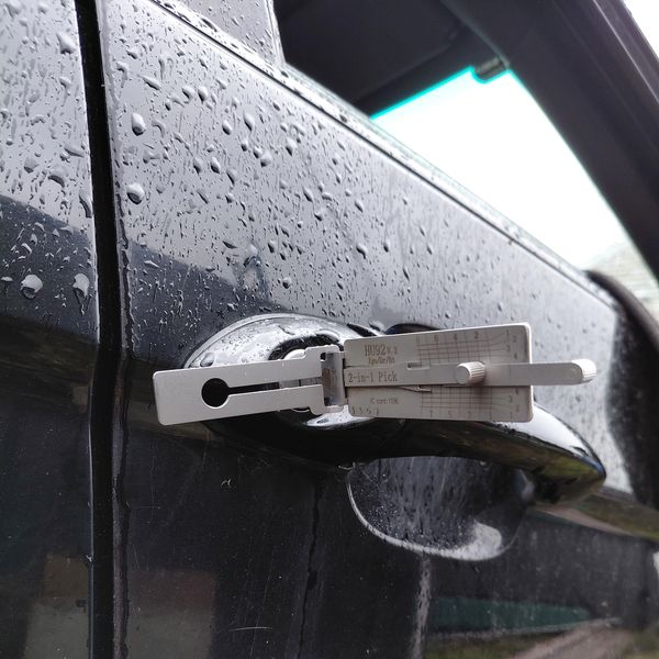 Vehicle lockout.

Helping  you gain access to your vehicle without damage, so you'll be on your way 
