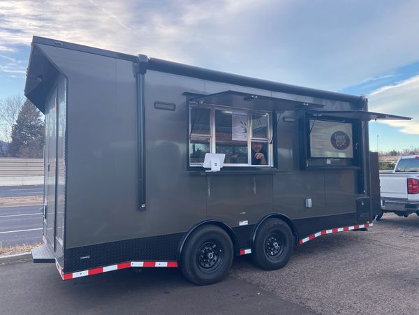 The Grinnin Possum Southern Eatery Mobile Food Truck.