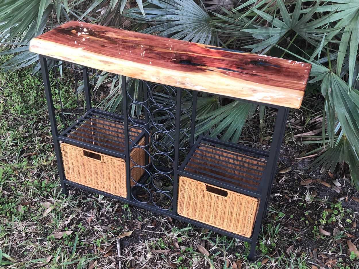 Cedar Wine  Rack with Wicker Baskets 