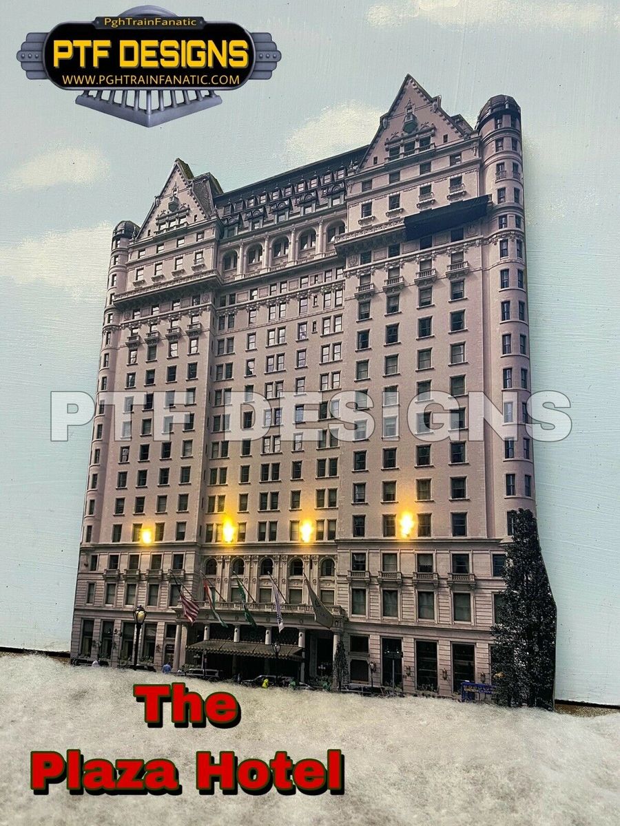 O Scale Plaza Hotel Home Alone 2 - Christmas Building Flat
