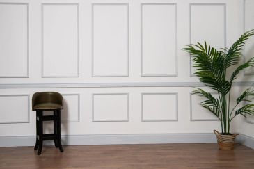 The Executive Panel Room: Optimized for corporate founders, B2B thought leadership, and prestigious 