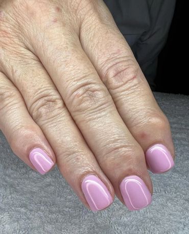Classic pink nails 