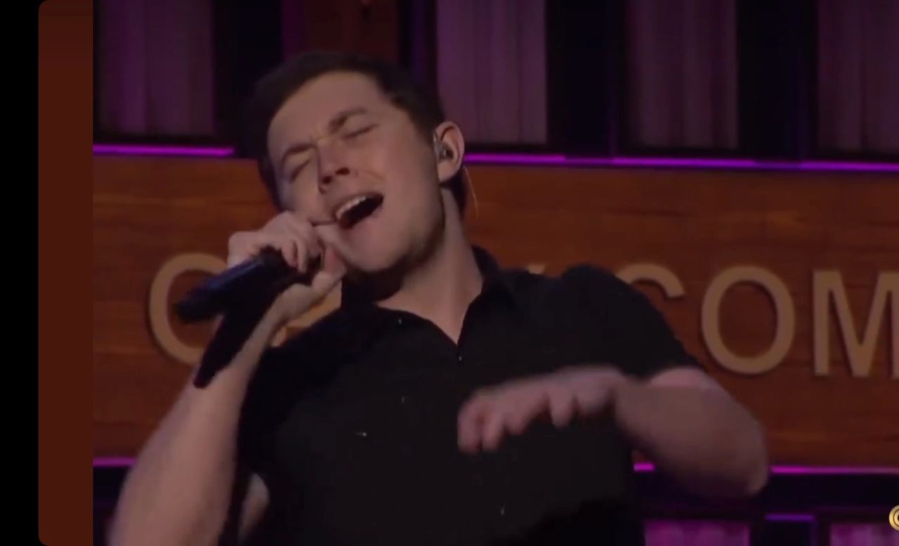 Scotty McCreery Mesmerizes with Conway Twitty's "Hello Darlin"