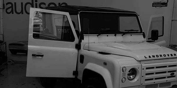 bespoke land rover defender feature vehicle done at ilkley car audio