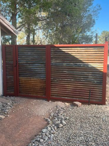 Custom wood and corrugated steel (rusted) gate
Henderson, Las Vegas, Lake Las Vegas, Boulder City