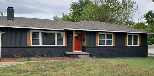Locally owned and operated professional exterior house painting in Broken Arrow. Painter near me.