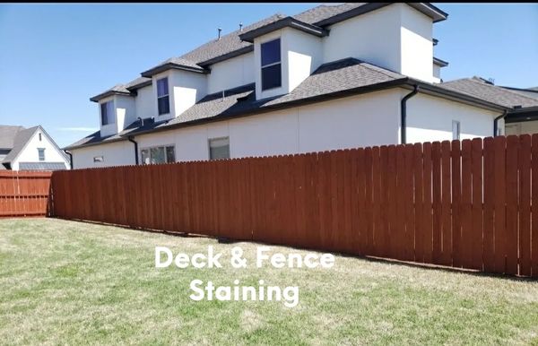 Fence Staining Company in Broken Arrow, Ok by The Tulsa Painters. Fence Painting near me Tulsa, OK.