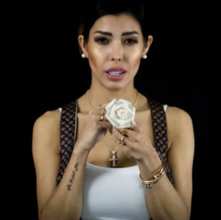 fotografía de retratos con enfoque emocional ile ilgili görsel