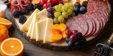 HAUNTING HALLOWEEN CHARCUTERIE BOARD