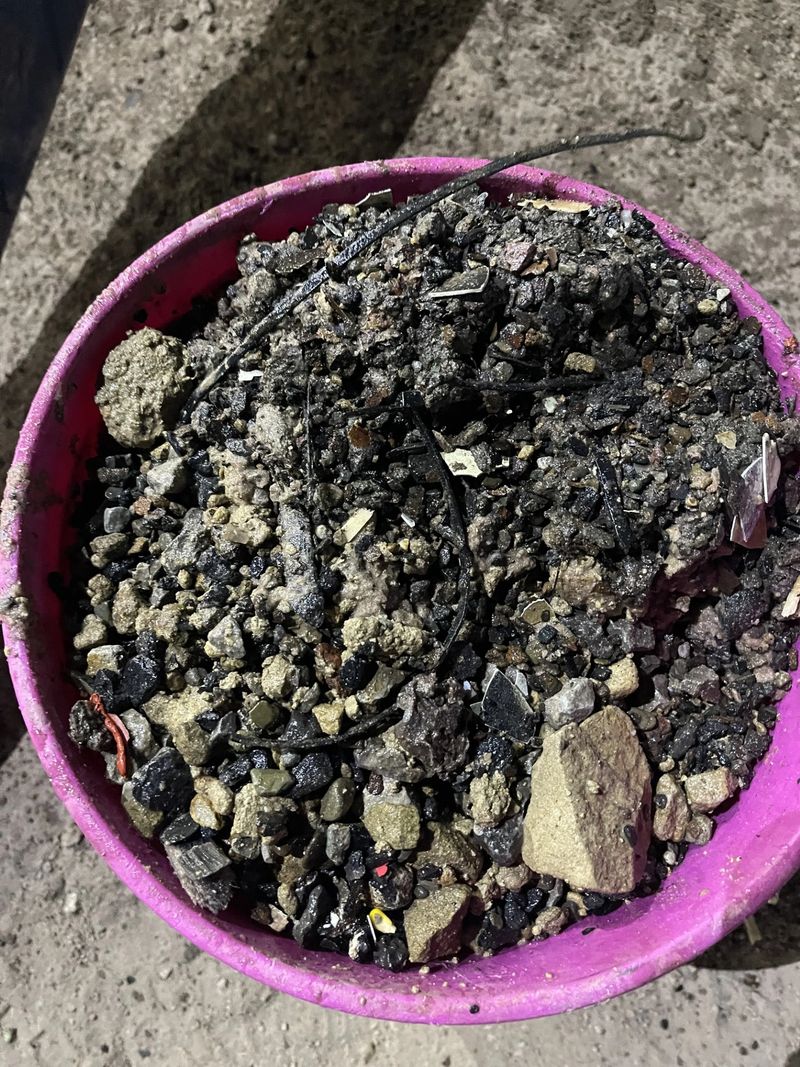 Frac sand debris sample