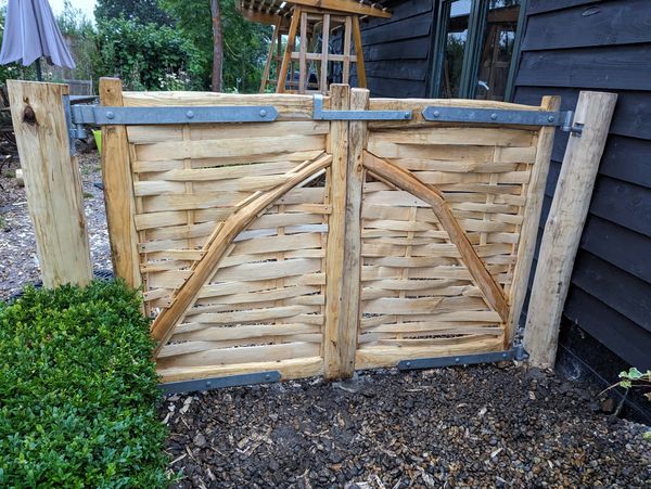 Bespoke double gates with woven panels