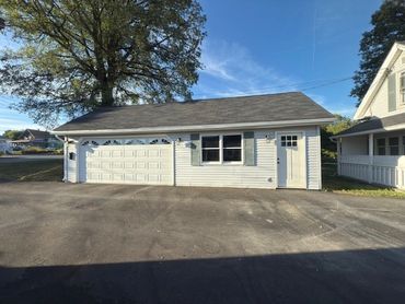Maine Flow Tech gave fresh new look to this garage after giving it a good wash. Schedule yours today