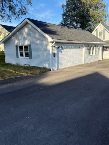 Maine Flow Tech gave fresh new look to this garage after giving it a good wash. Schedule yours today