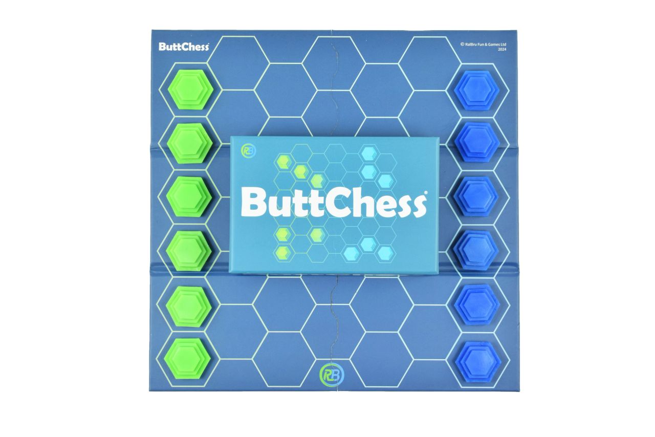 Strategy board game similar to chess or draughts with a modern, colourful twist