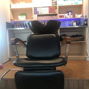 Color specialist, Ombre, Balayage, Color Correction. 