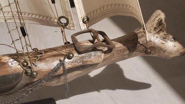 

Découvrez les sculptures de voiliers uniques faites à la main par une artiste québécoise. 