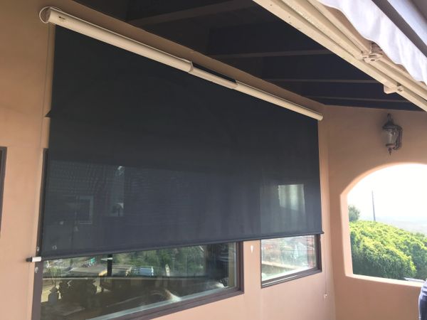 Exterior Solar Roller Shade with Solar Panel