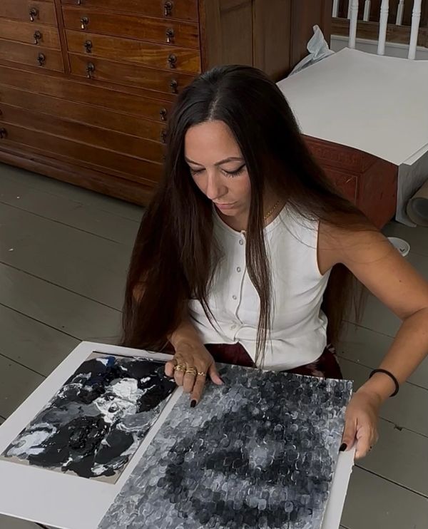 Zhaleh Farhoumand fingerprint artist in her Brighton studio working on a portrait