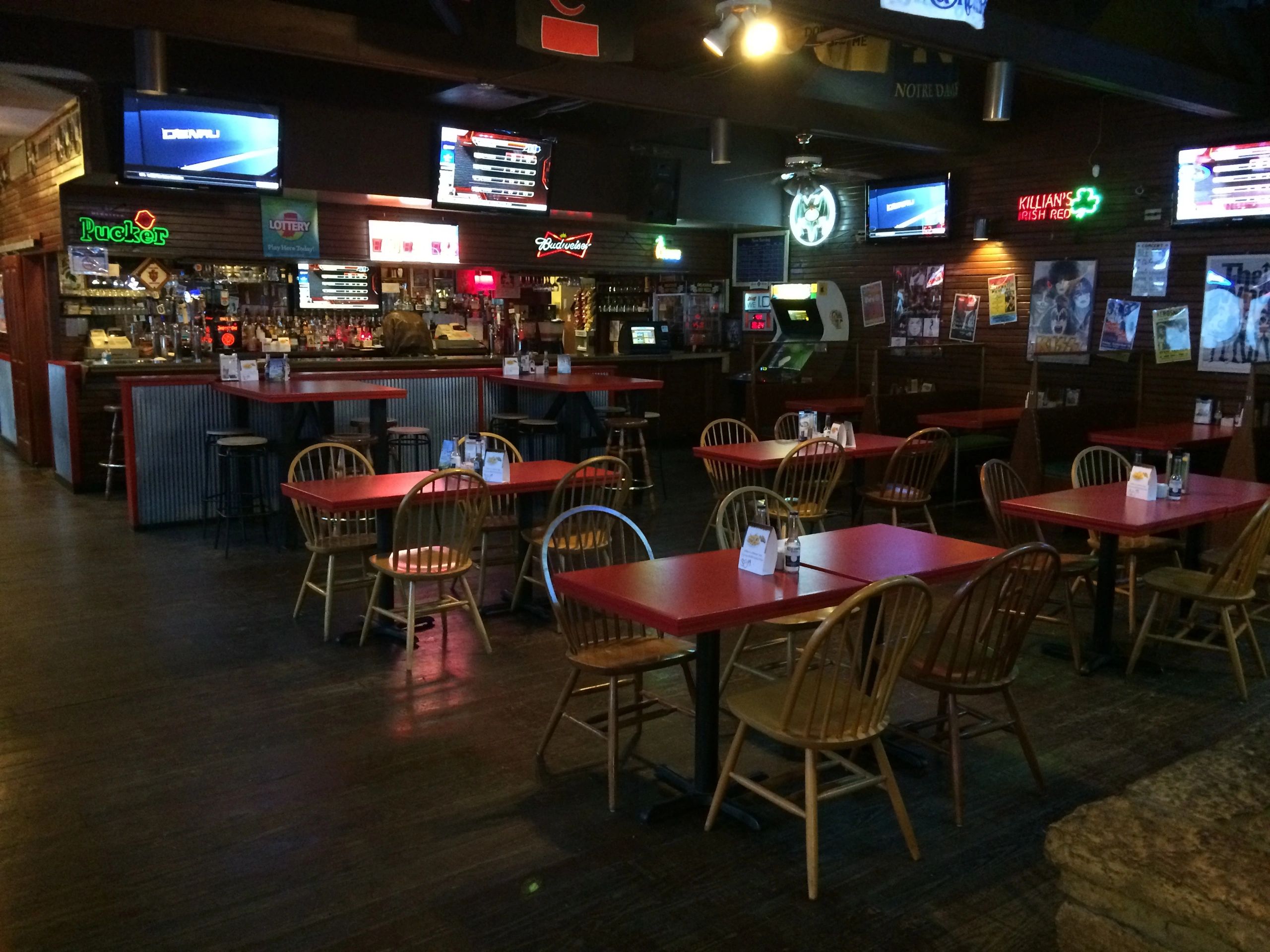 Randy's Roadhouse Restaurant, Bar, Grill, Burgers, Wings,