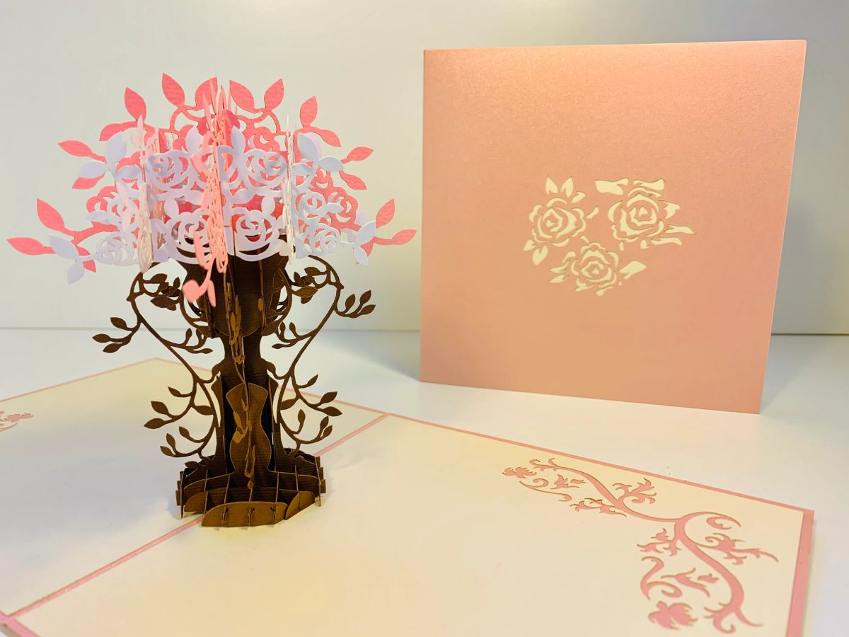 Pink & White Rose Bouquet Pop Up Card - Size 15x15cm