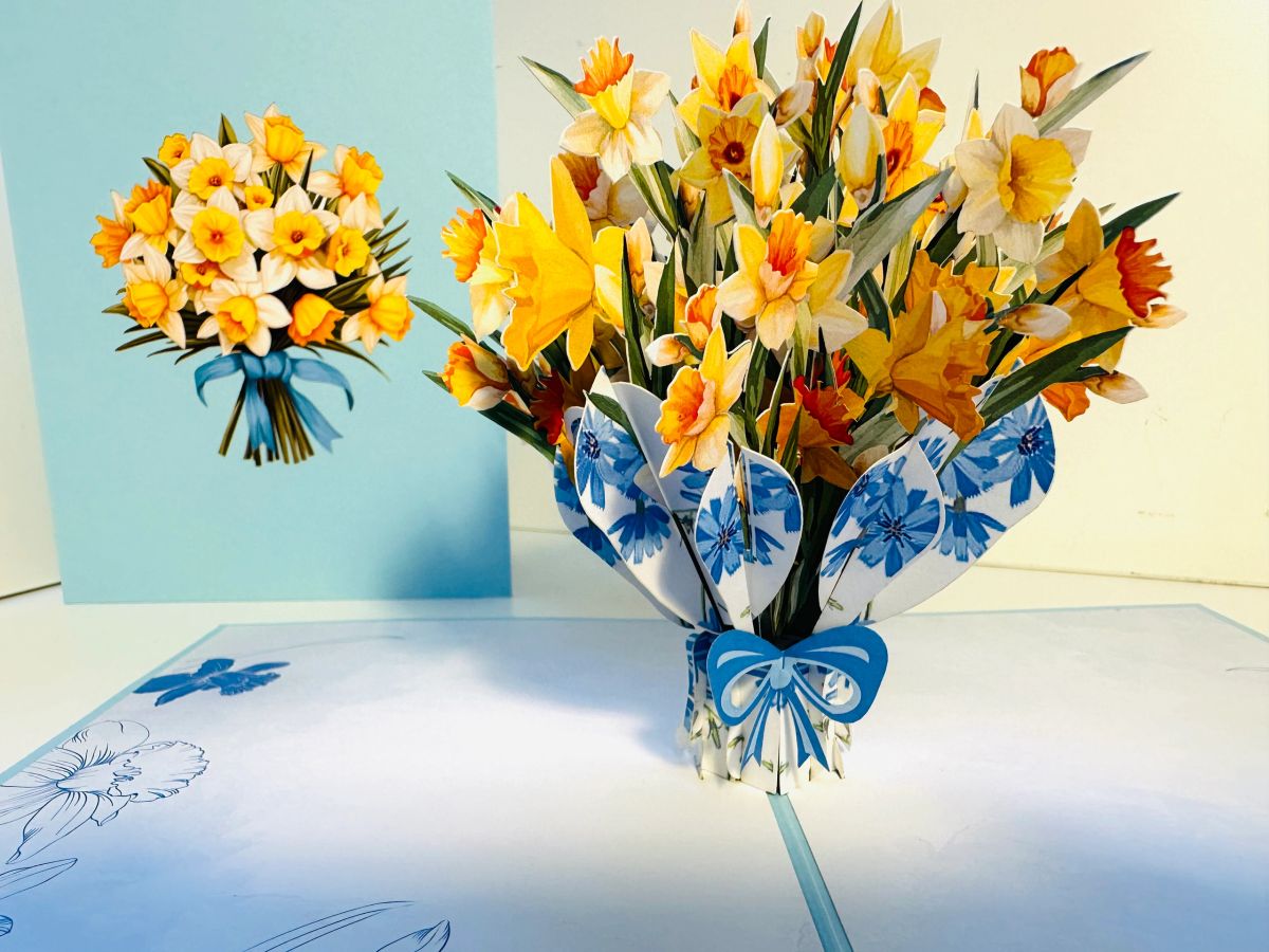BABY BLUE Cover - Daffodil Bloom Flower Bouquet - 3D Pop Up Greeting Card