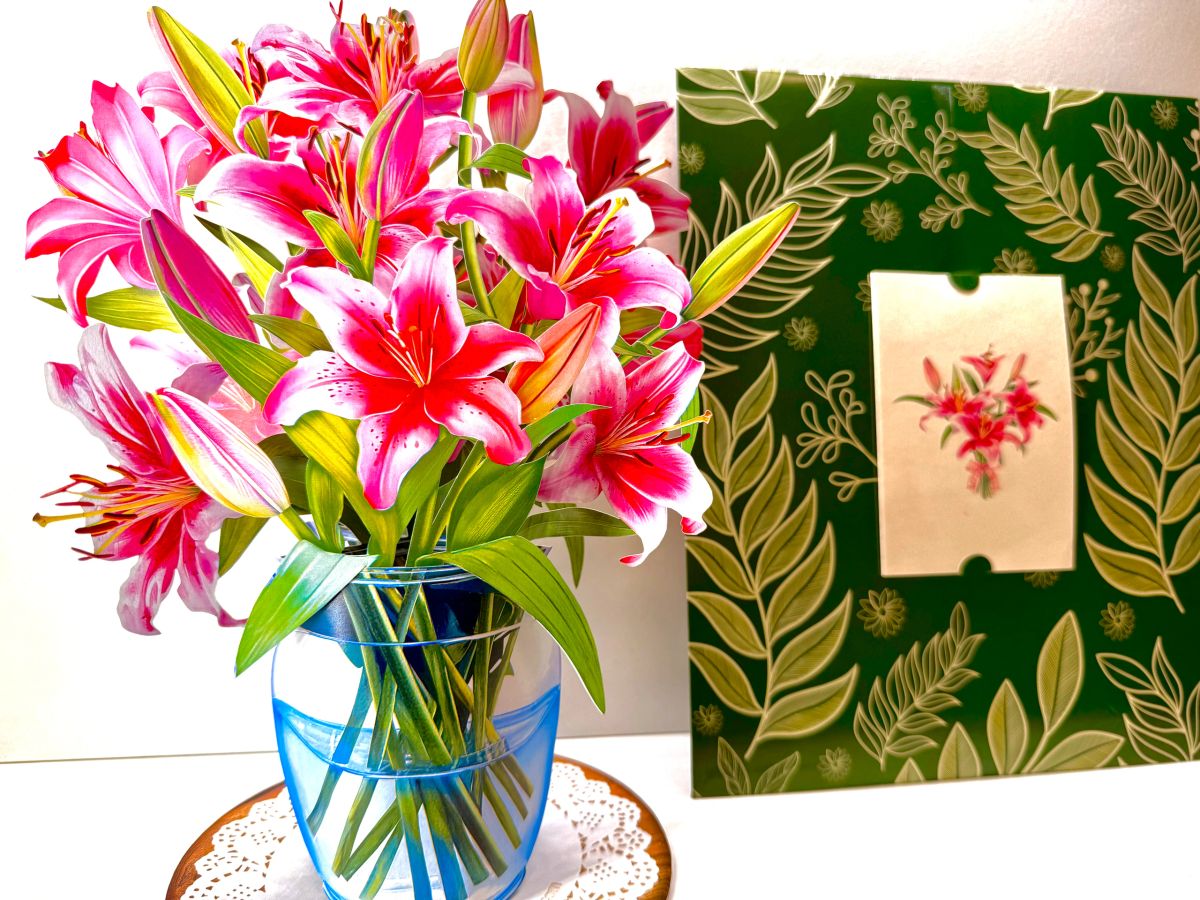 Hot Pink Oriental Lily 3D Pop Up Flower Bouquet