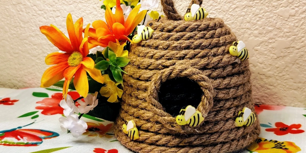 Small rope beehive