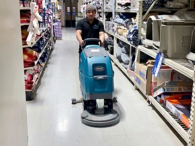 Professional Retail Space cleaning by Cruz Cleaning Service LLC in McHenry IL
