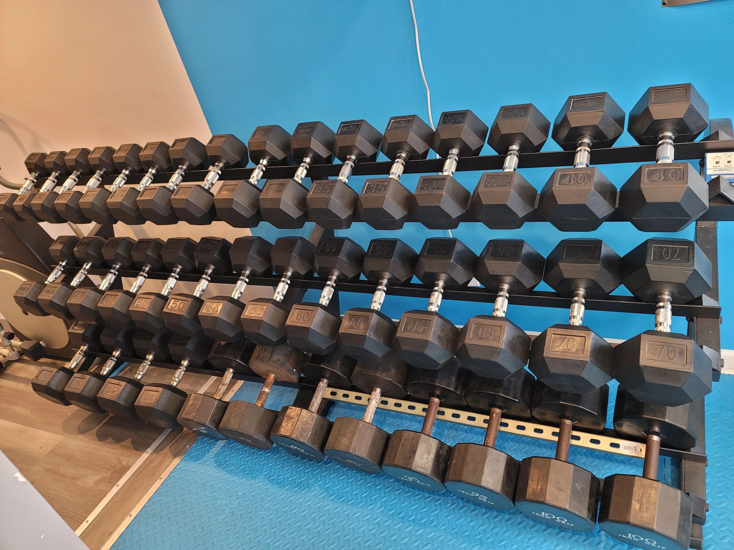 //img1.wsimg.com/isteam/ip/cf510db1-032b-4765-84d1-33d01ee637f4/Dumbells_from_3_to_120_with_Duplicate_Pairs%5B1%5D.jpg/:/rs=w:1300,h:800