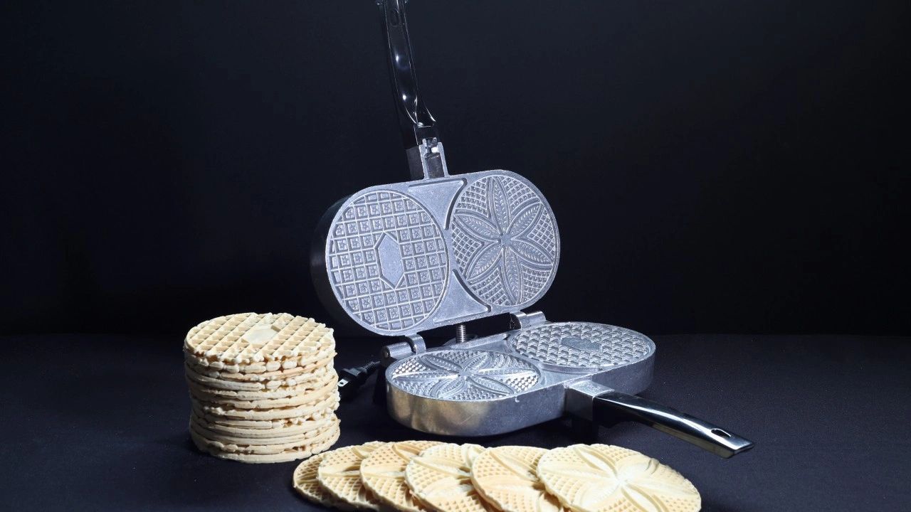 75th Anniversary Thin Pizzelle Iron 