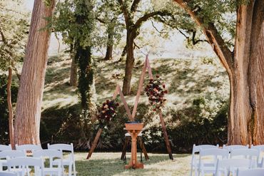 Dark moody wedding floral Comfort Kerrville Fredericksburg wedding planner florist