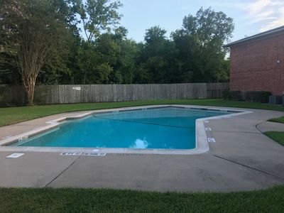 Winston Chase Apartments