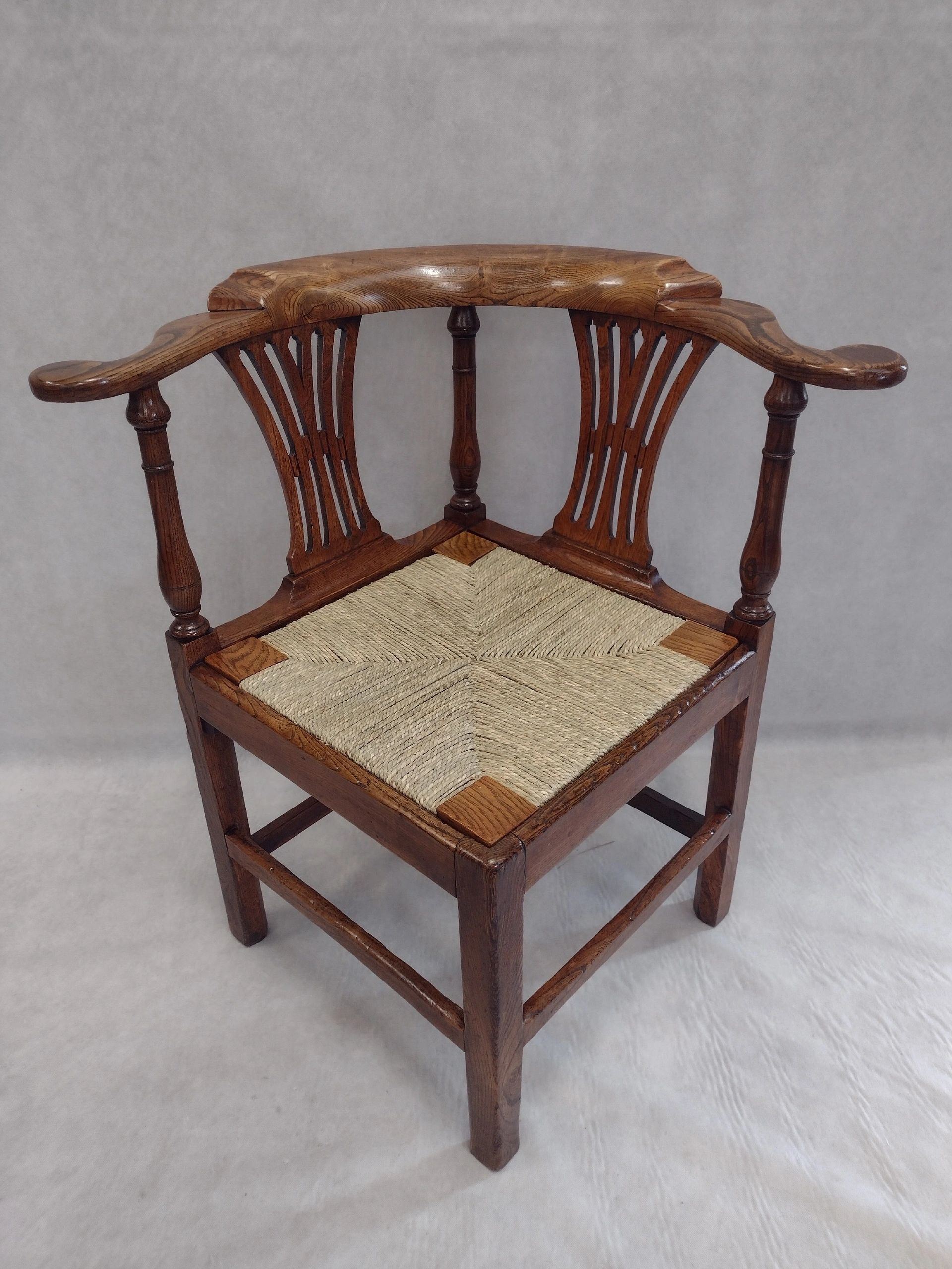 Chris Gillott Furniture Maker & Restorer