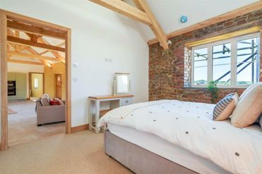 Plot 4- Honeysuckle Barn. FOR SALE
https://www.rightmove.co.uk/properties/136916909#/?channel=RES_BU