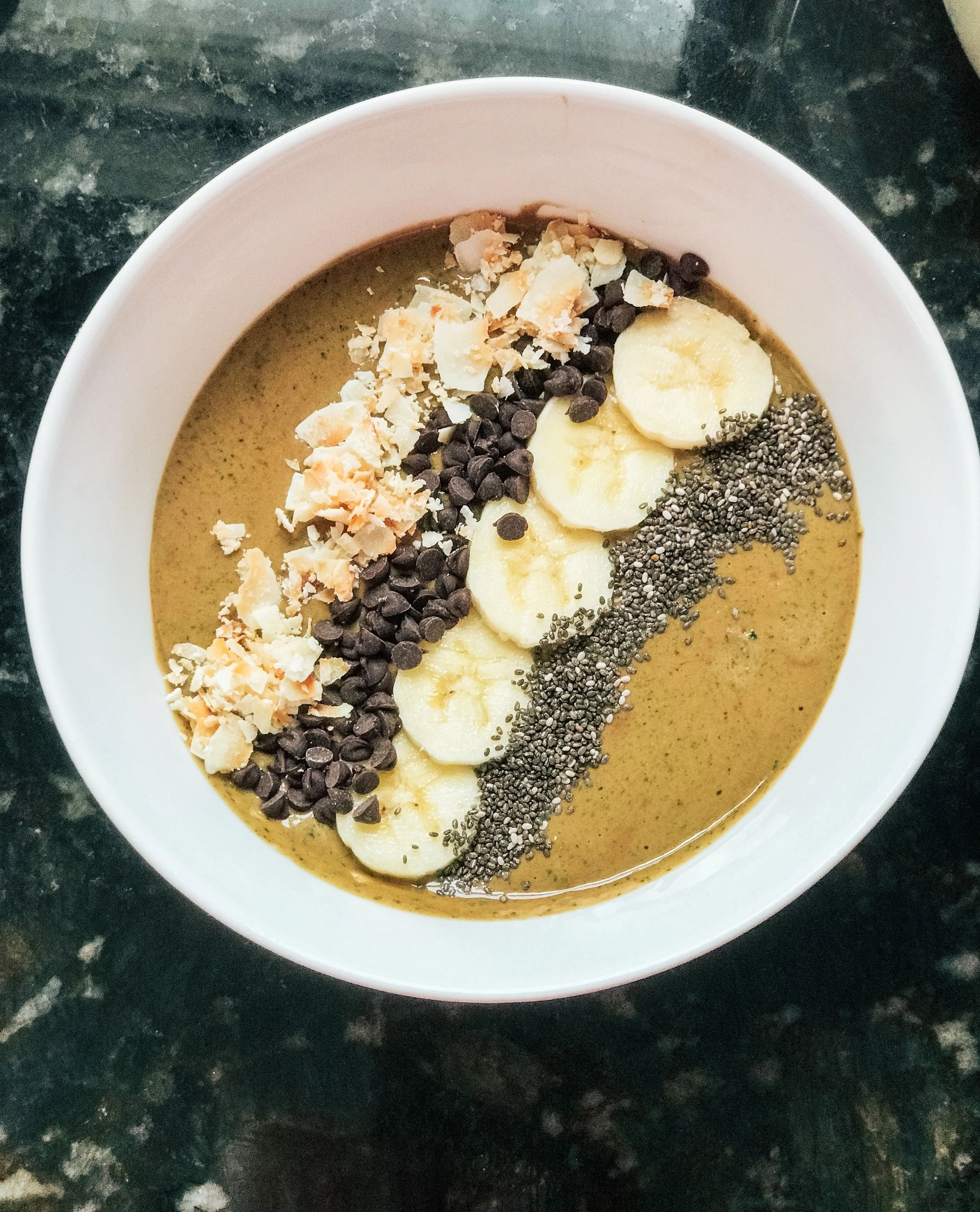 Chocolate peanut butter protein smoothie bowl recipe