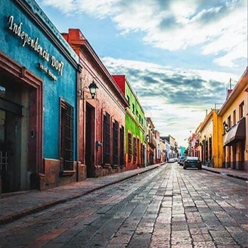 Hotel en calle histórica