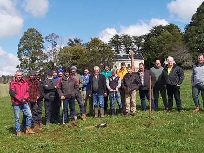 RegenAg expert, Graeme Sait (CEO Nutri-Tech Solutions) and Mollongghip farmers