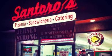 Santoro's is a no-frills pizzeria offering delicious pizzas, sandwiches and subs. 