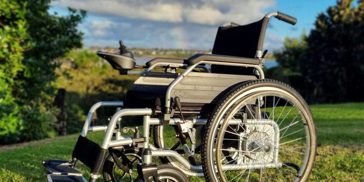 Big 24" wheels Fold-up Wheelchair

