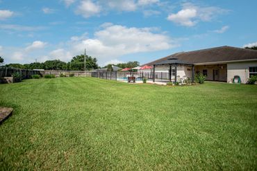 Victoria, TX home on acreage